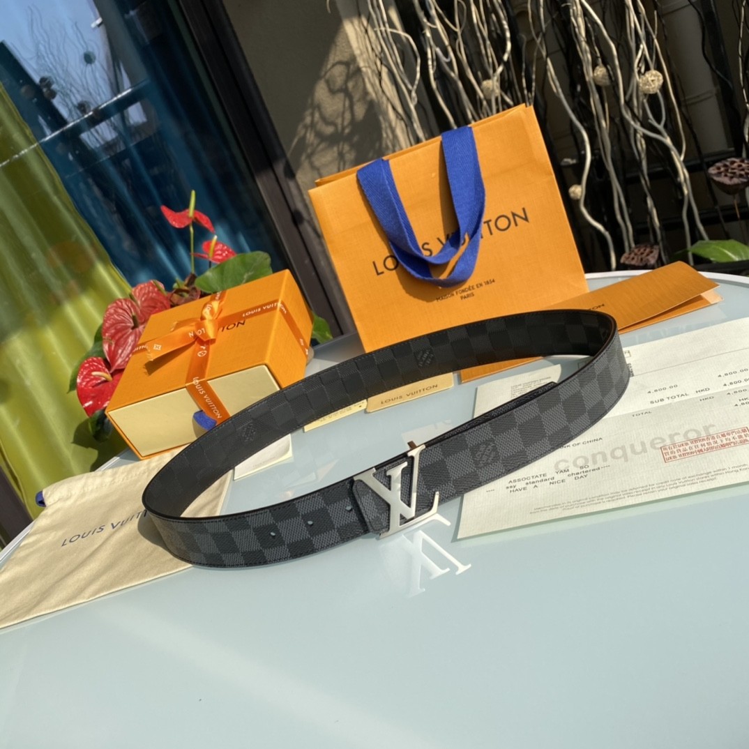 Louis Vuitton checkered pattern men's belt