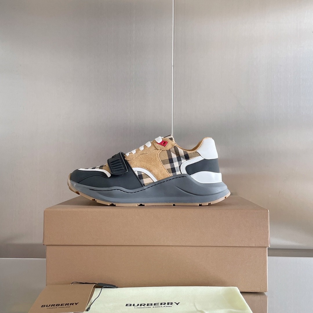 Burberry sneakers