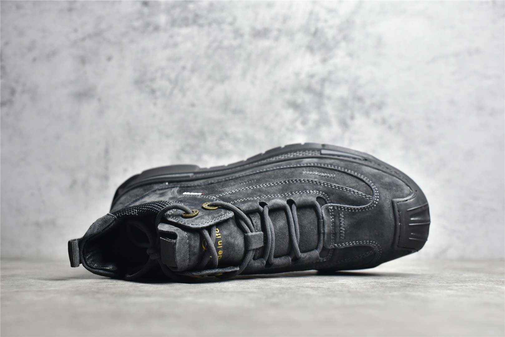 Gucci grey suede high-top shoes