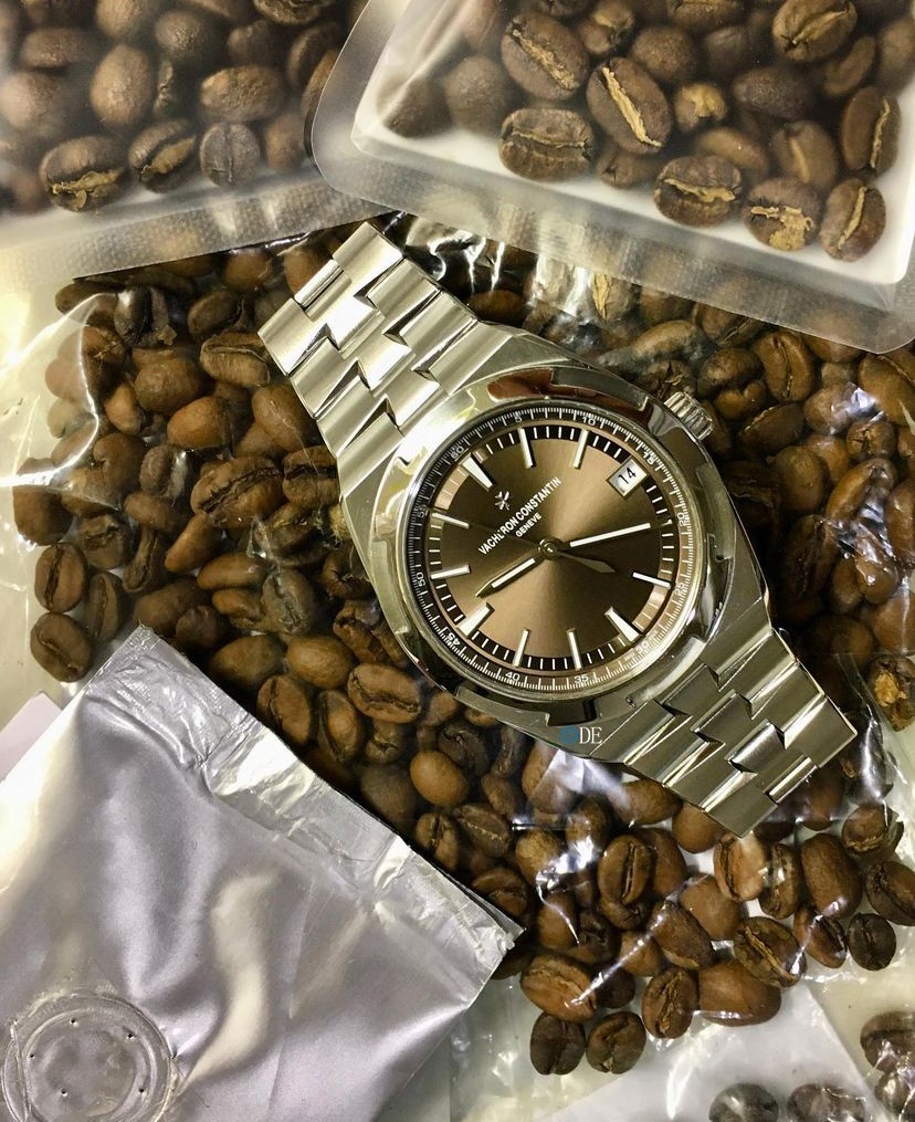 Vacheron Constantin Overseas 2000V/120G-B122 Ultra-thin Series