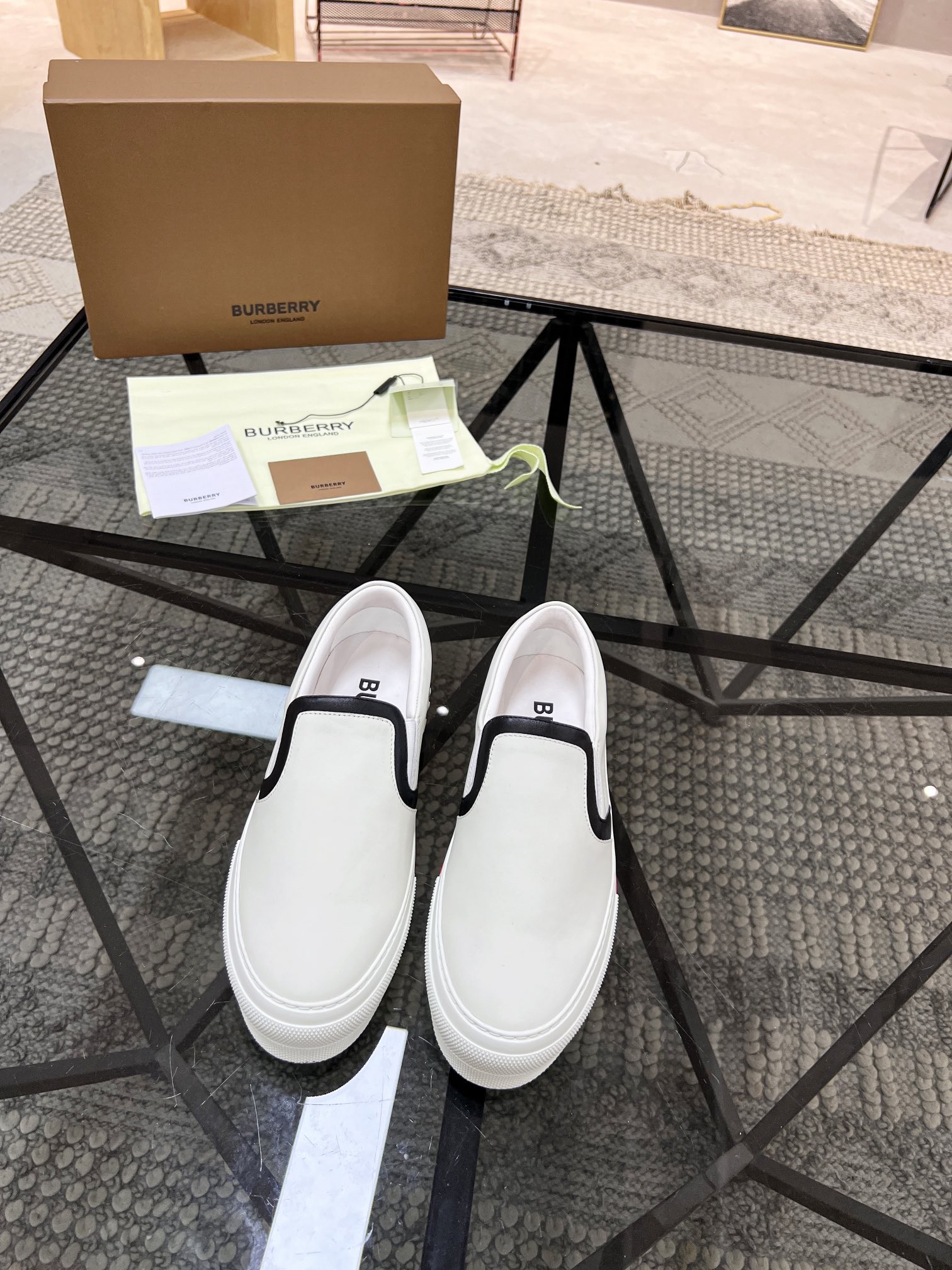 Burberry black and white color-blocked loafers