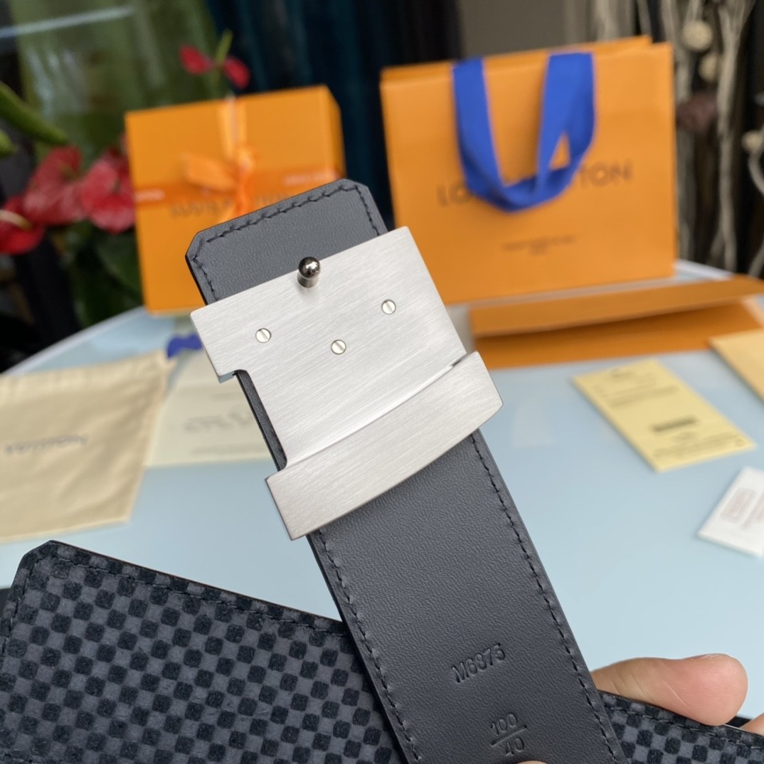 Louis Vuitton men's belt