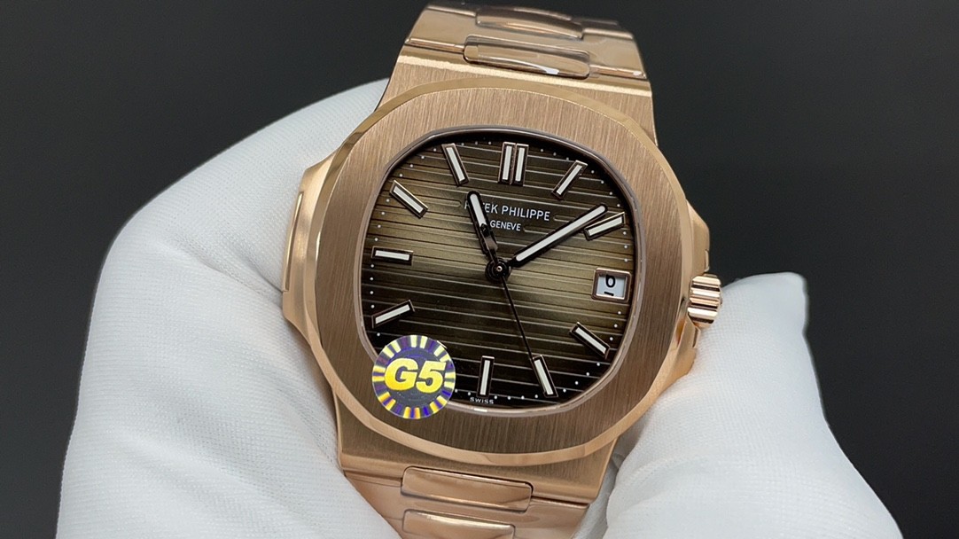 Patek Philippe Nautilus 5711 Rose Gold 40mm 9015