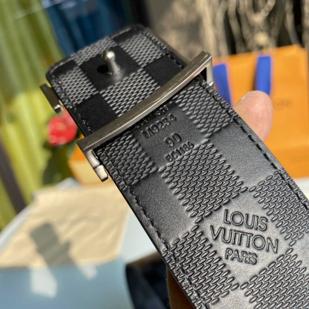 Louis Vuitton checkered pattern men's belt