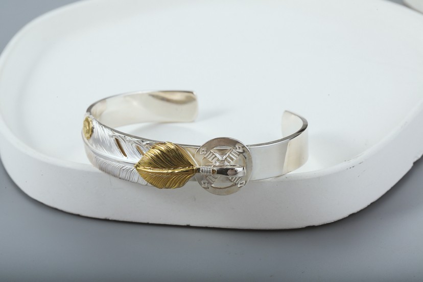 Goro's Takahashi Goro Gold Dotted Eagle Feather Bracelet