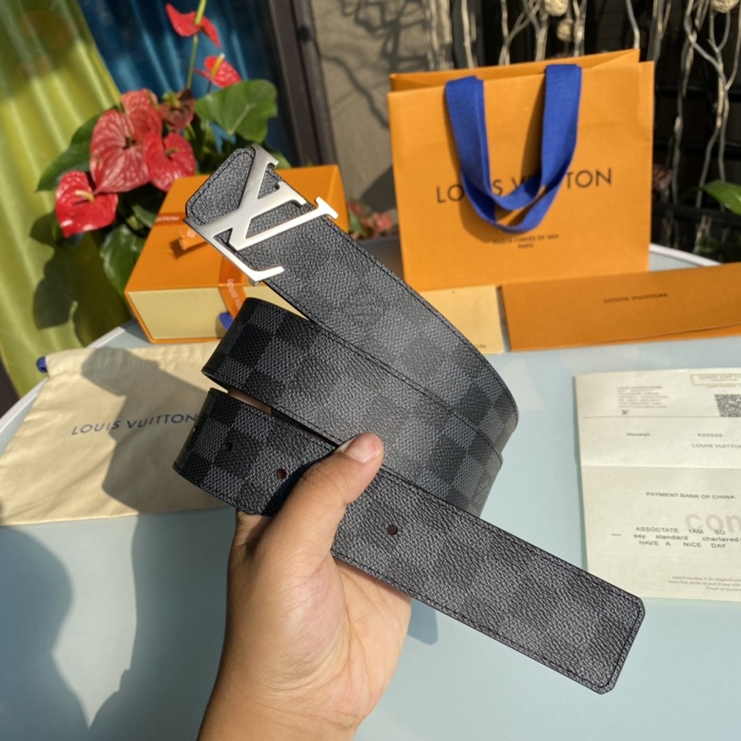 Louis Vuitton checkered pattern men's belt