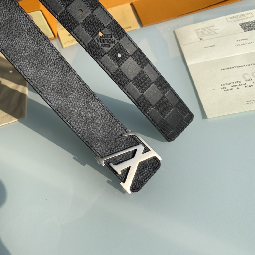 Louis Vuitton checkered pattern men's belt