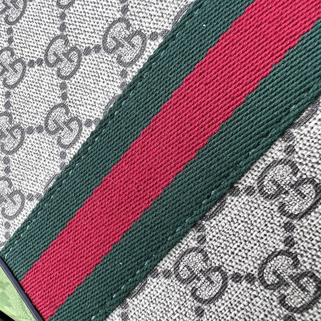 Gucci shoulder strap bag
