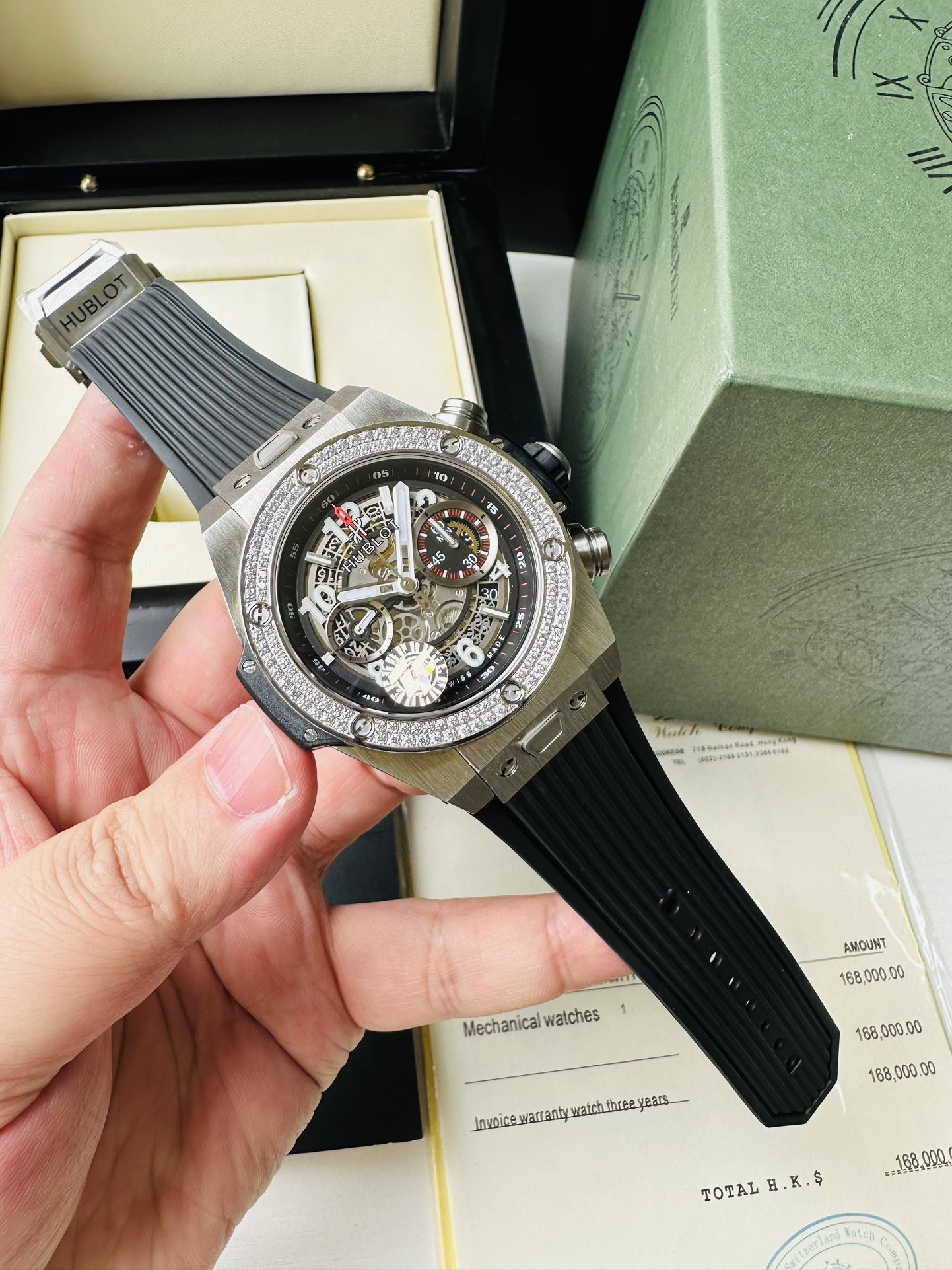 Hublot Big Bang series diamond-encrusted mechanical watch