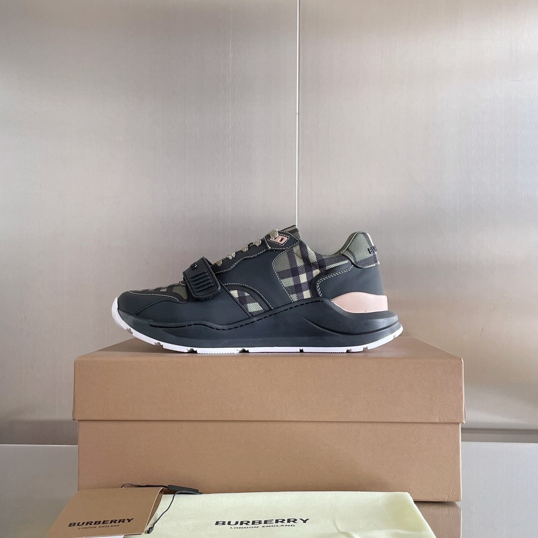 Burberry sneakers