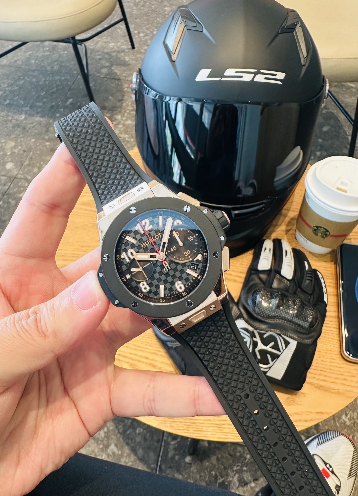 LS Factory presents Hublot BIG BANG 431.OM.1338.RX series 20th Anniversary Edition.