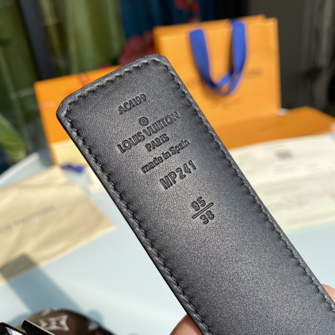 Louis Vuitton men's belt