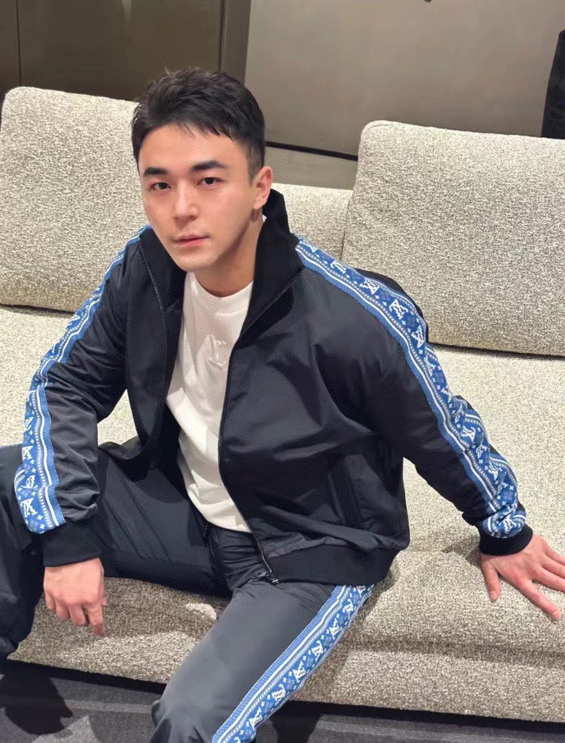 Louis Vuitton LV 23ss Fel Island Blue Ribbon Stripe Sports Set Stand up Collar Jacket