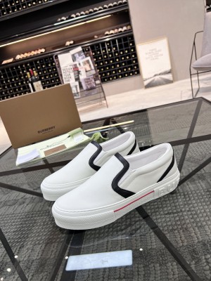 Burberry black and white color-blocked loafers
