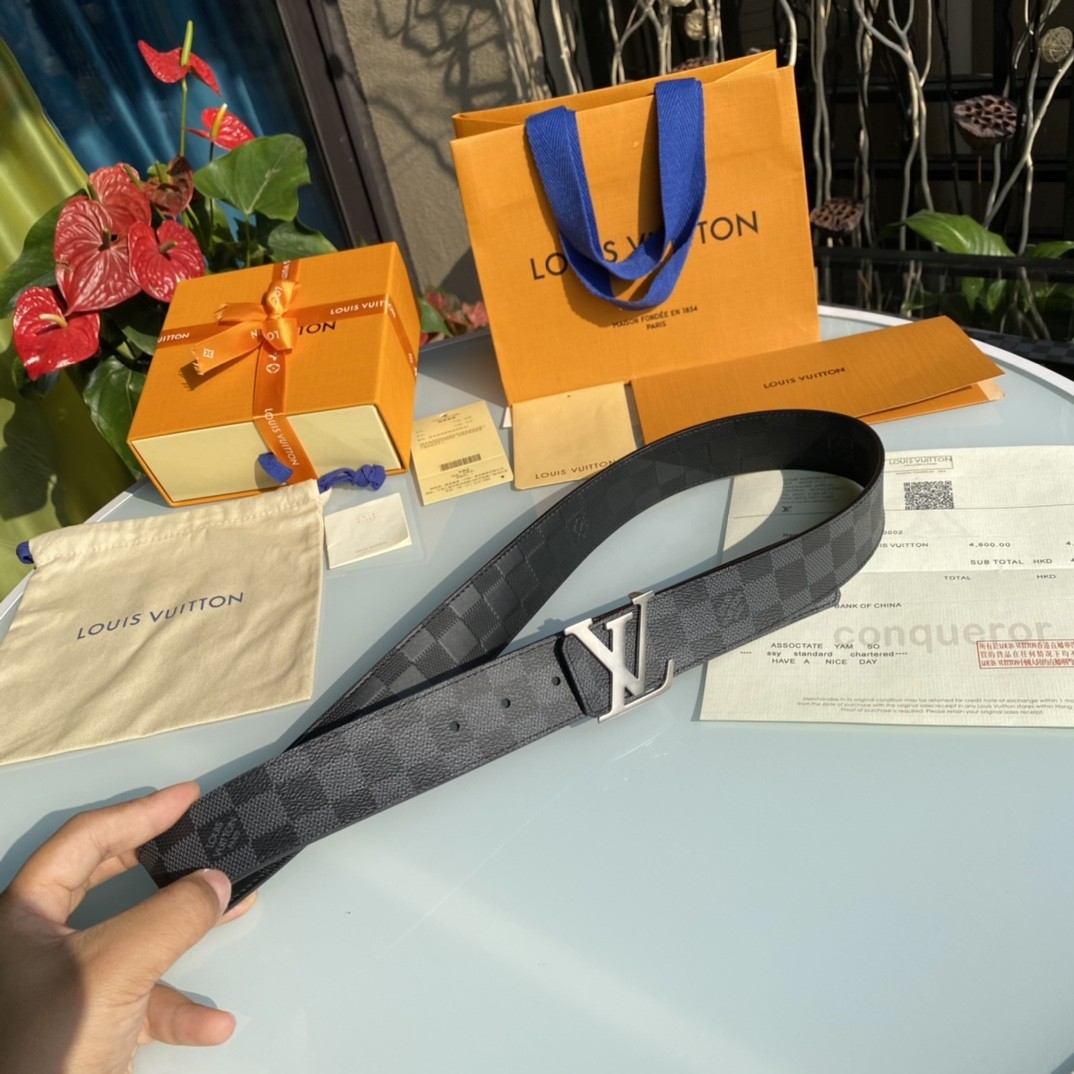 Louis Vuitton checkered pattern men's belt