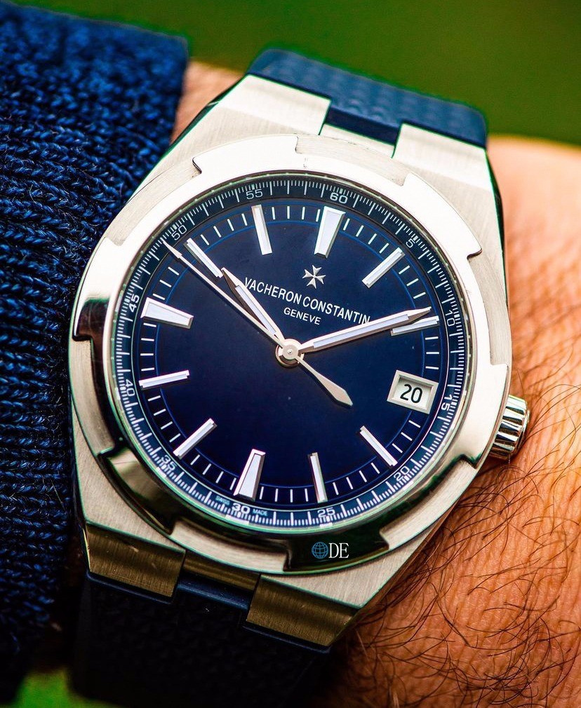 Vacheron Constantin Overseas 2000V/120G-B122 Ultra-thin Series