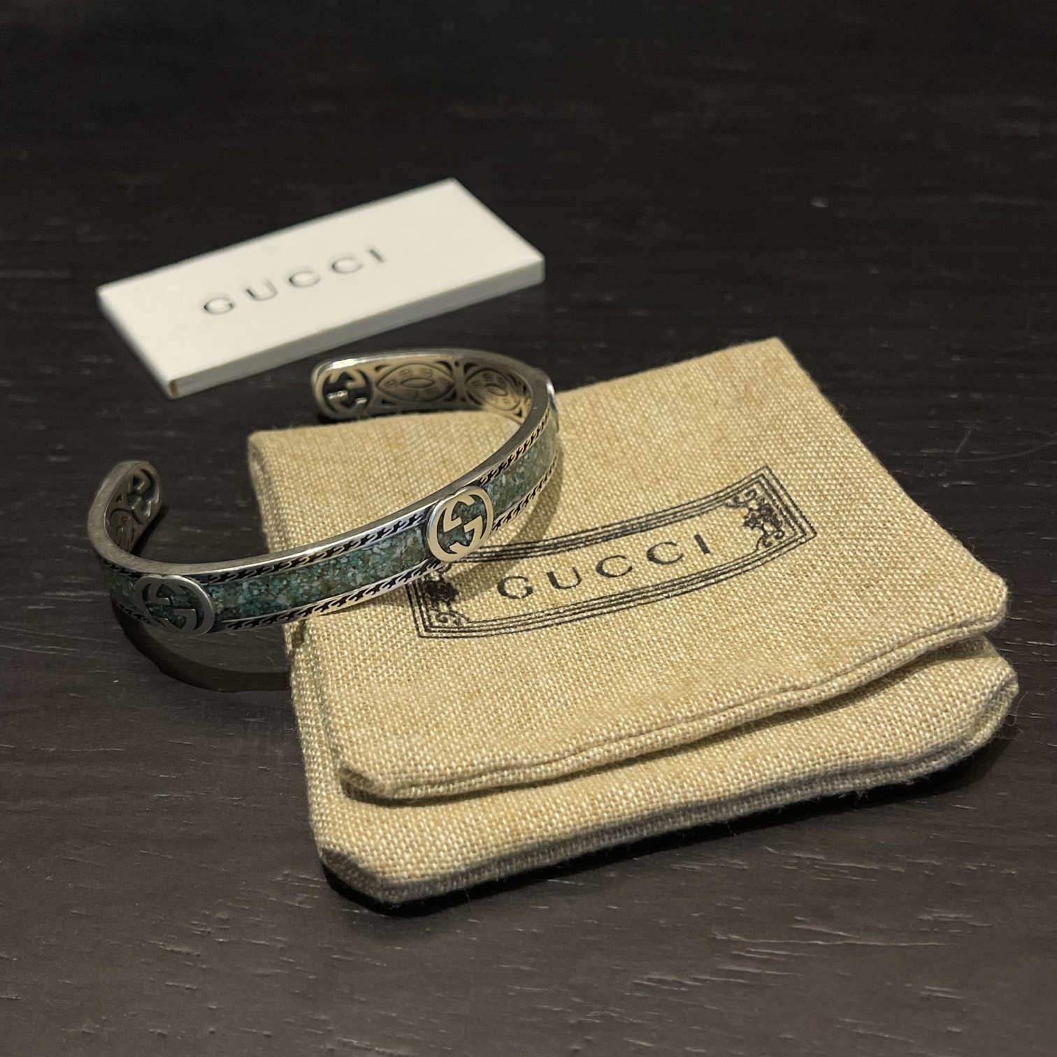 Gucci turquoise bracelet with a circle design