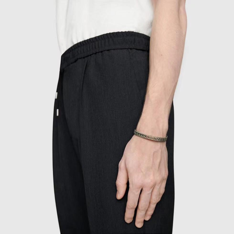 Gucci hollowed-out bracelet