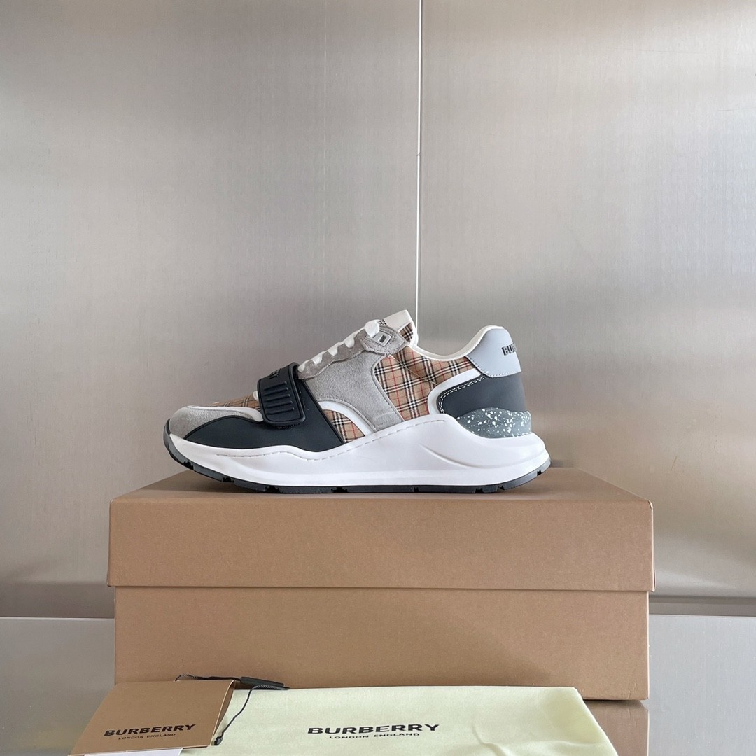 Burberry sneakers