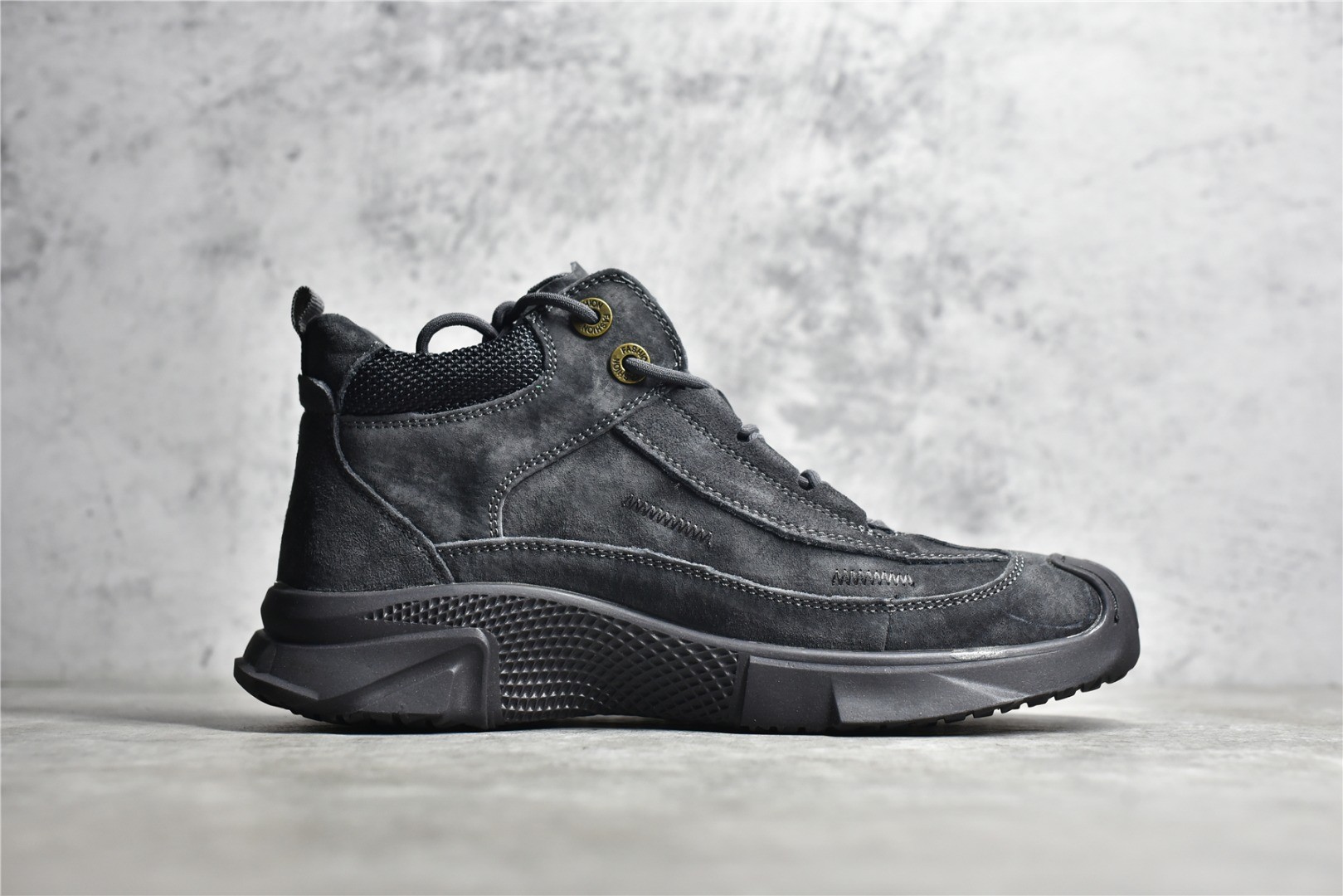 Gucci grey suede high-top shoes