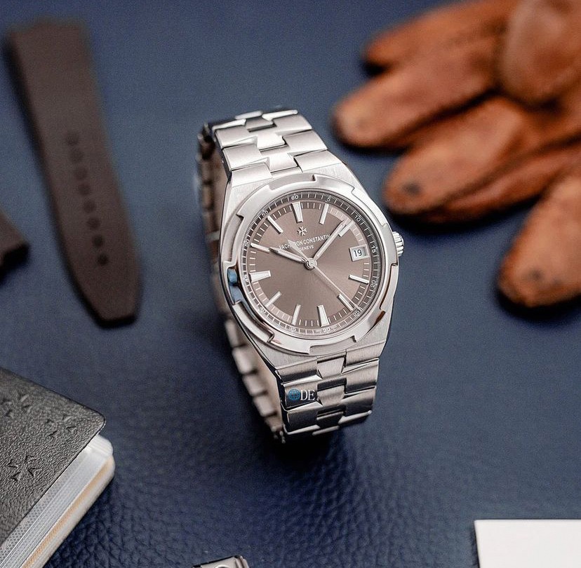 Vacheron Constantin Overseas 2000V/120G-B122 Ultra-thin Series