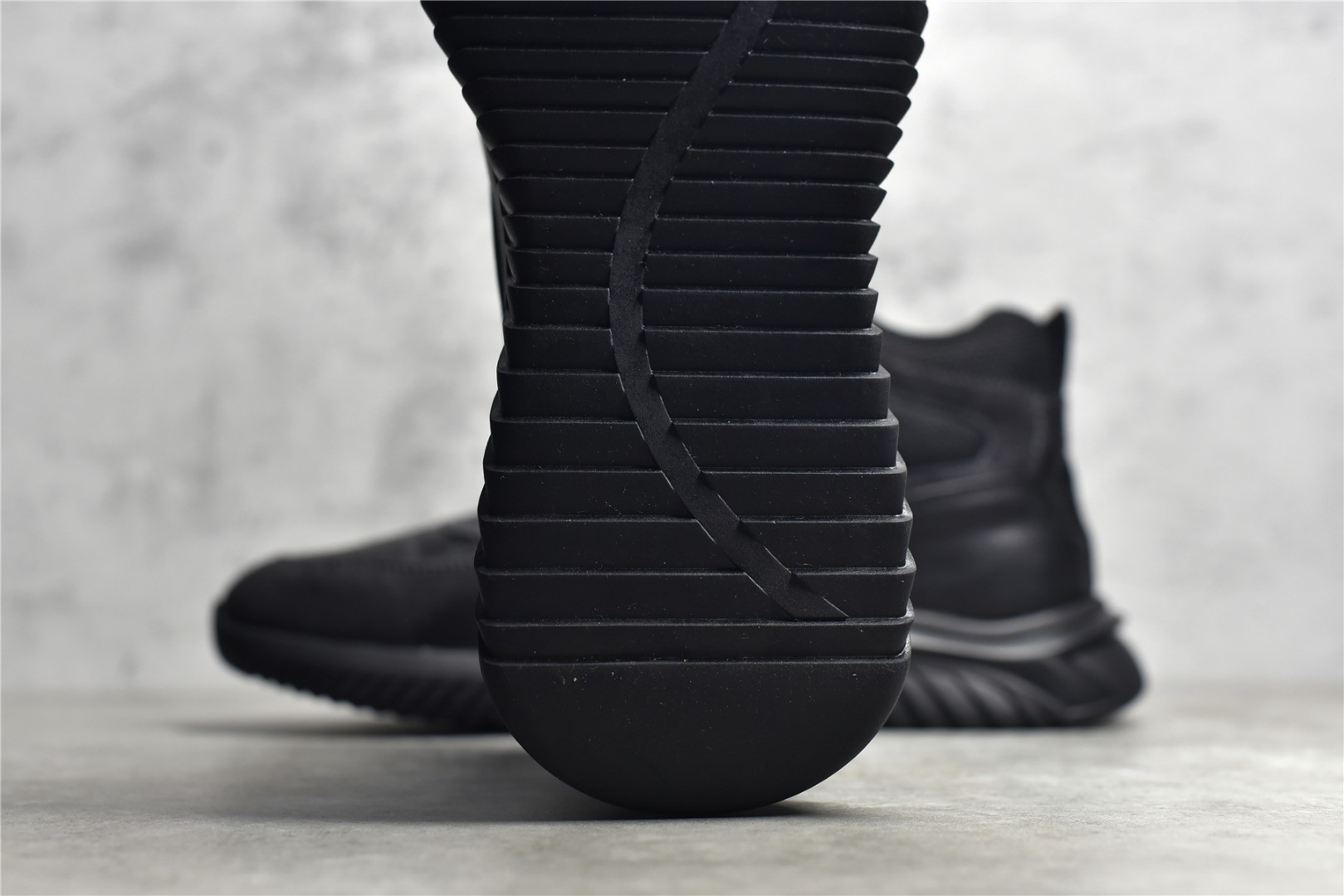 Black GUCCI high-top sneakers