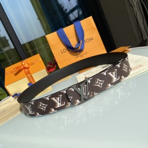 Louis Vuitton men's belt