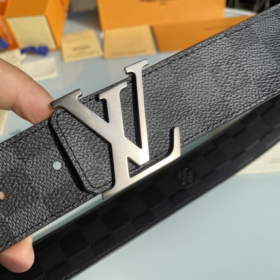 Louis Vuitton checkered pattern men's belt