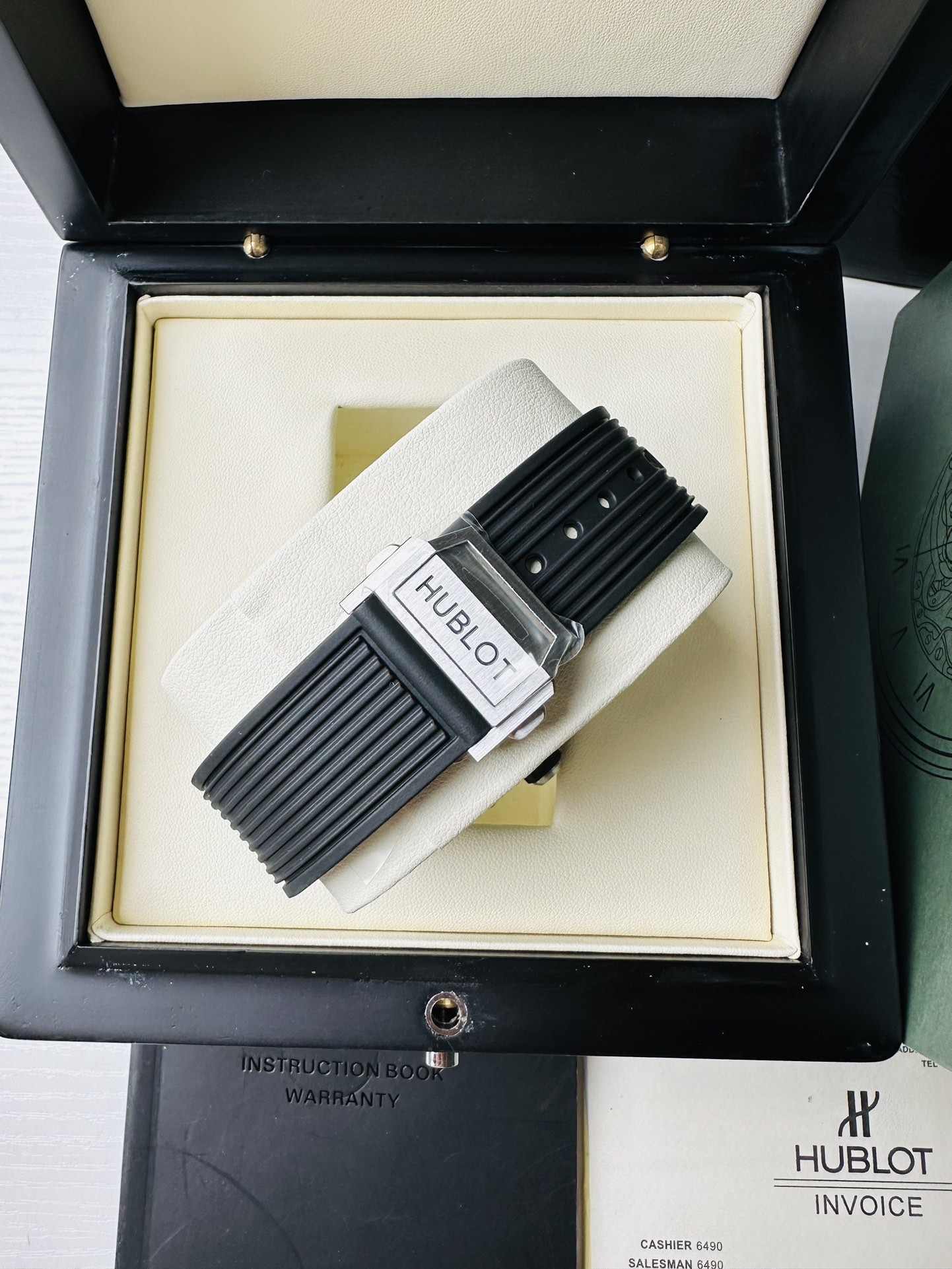 Hublot Big Bang series diamond-encrusted mechanical watch