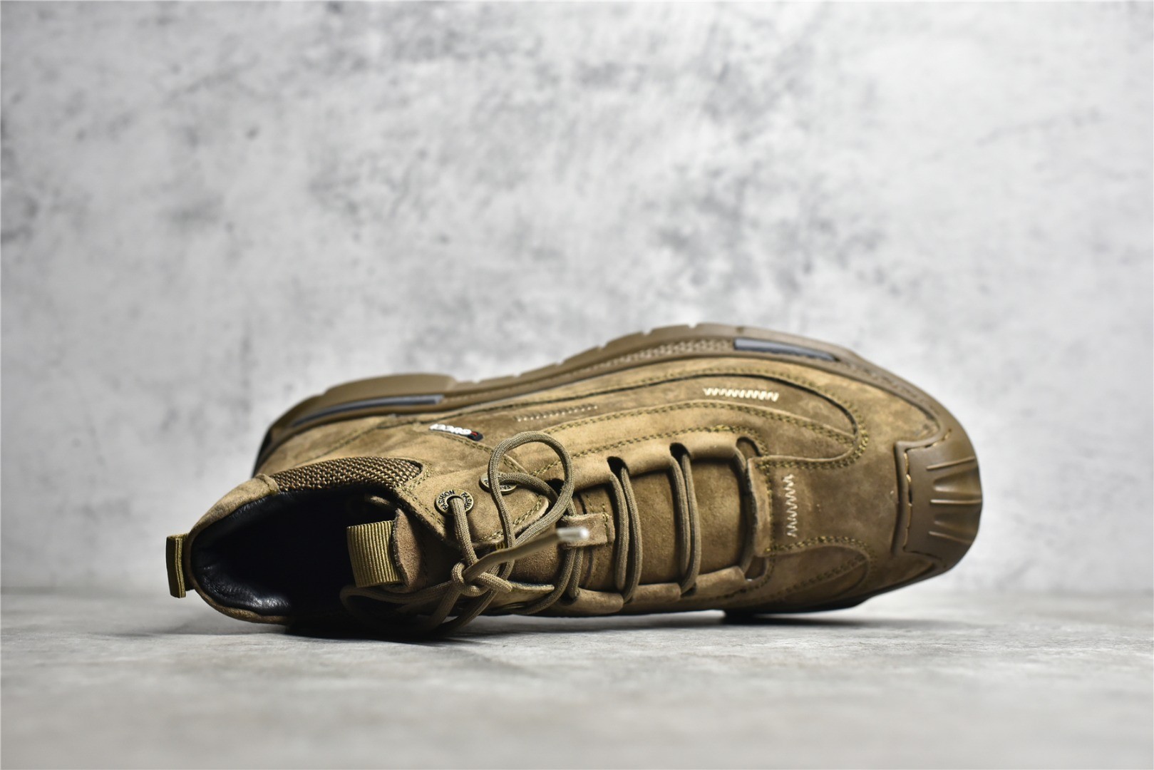 GUCCI brand khaki suede high-top work shoes