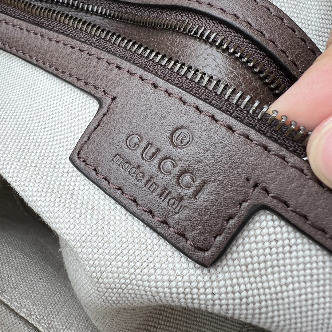 Gucci shoulder strap bag