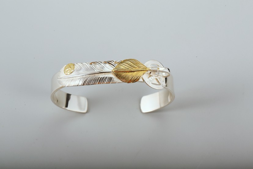 Goro's Takahashi Goro Gold Dotted Eagle Feather Bracelet