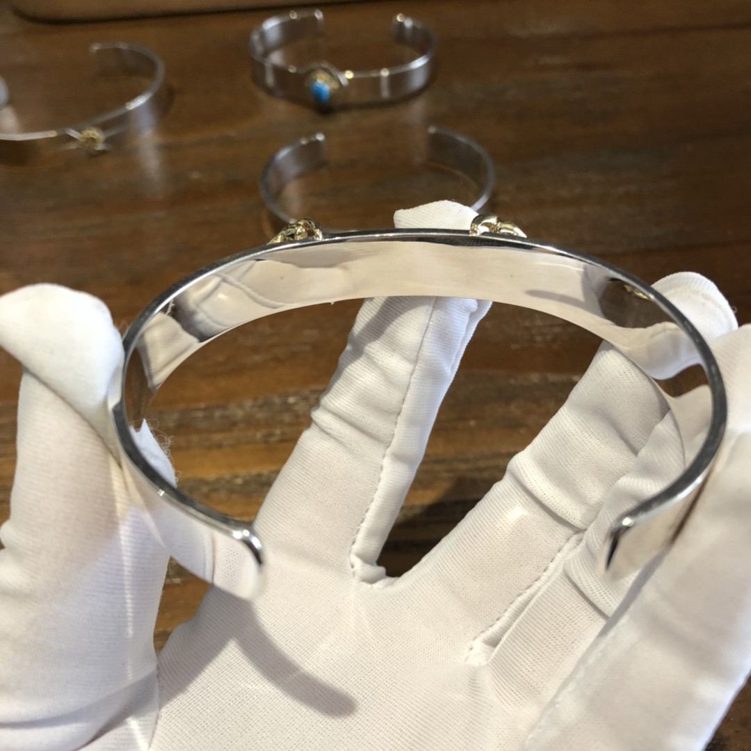 Takahashi Goro's Double Eagle Claw Point Gold Bracelet