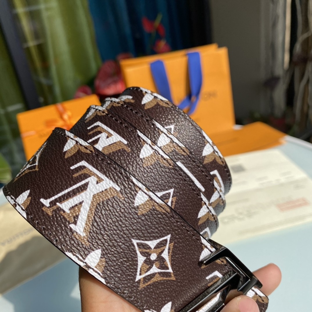 Louis Vuitton men's belt