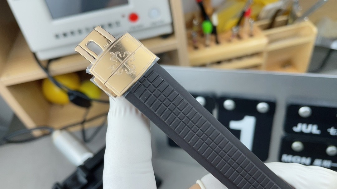 Patek Philippe Aquanaut 5167R-001 watch