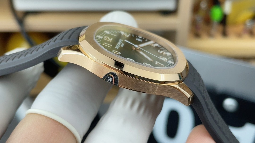 Patek Philippe Aquanaut 5167R-001 watch