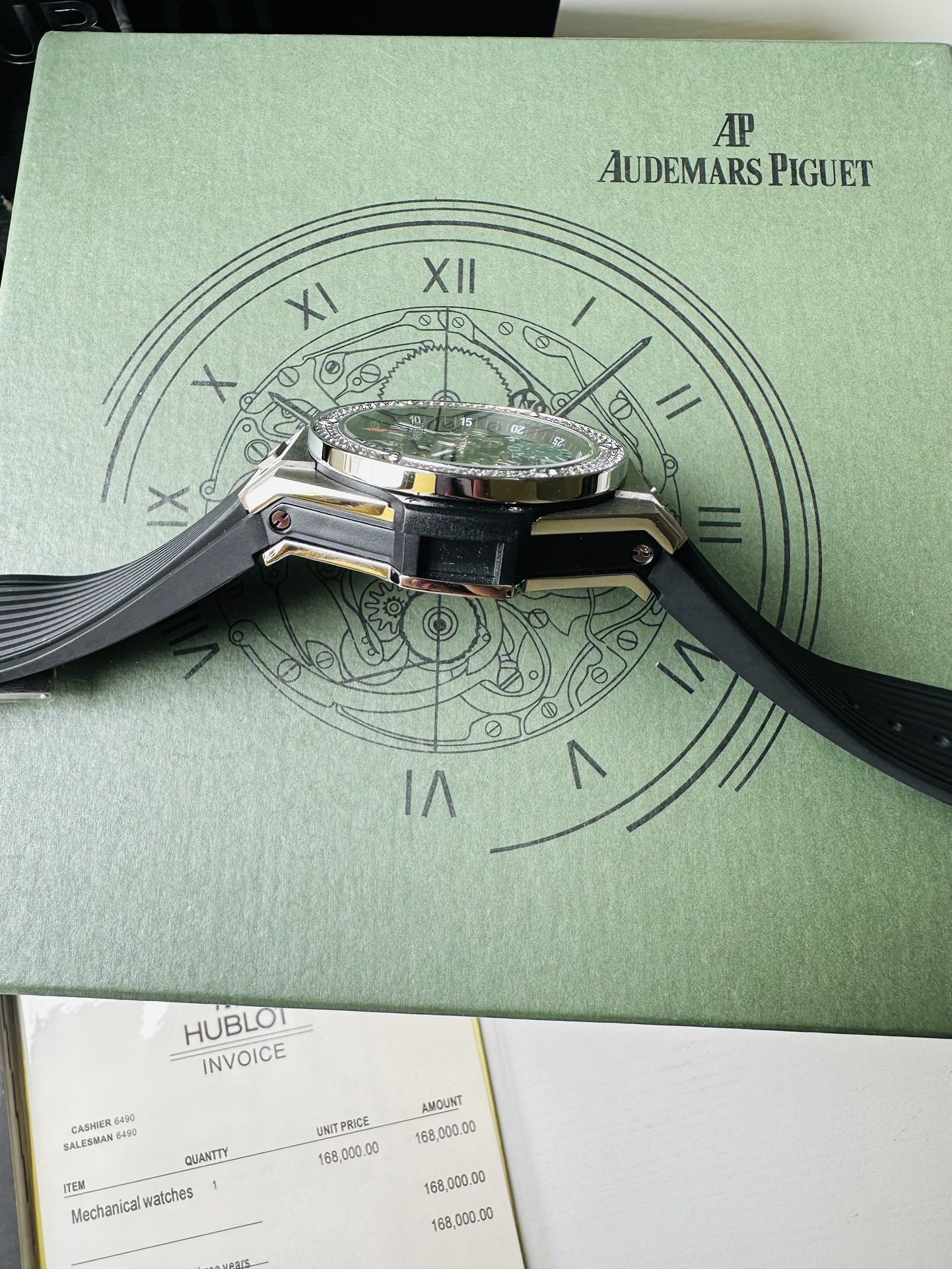 Hublot Big Bang series diamond-encrusted mechanical watch