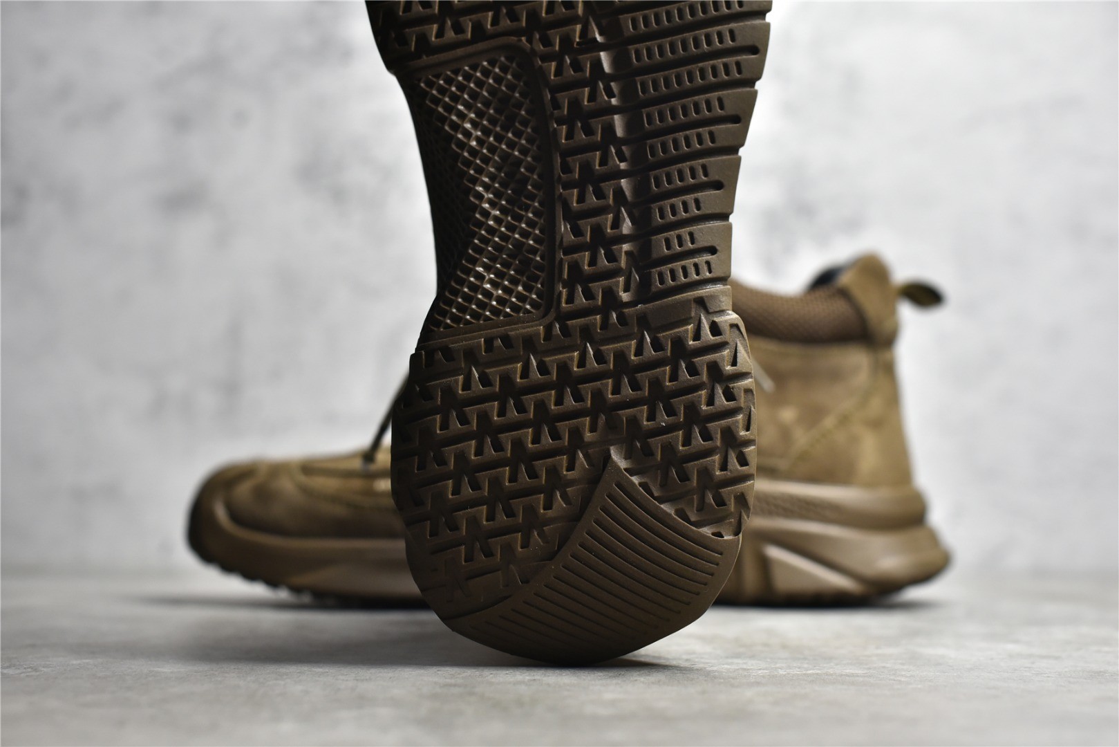 GUCCI brand khaki suede high-top work shoes