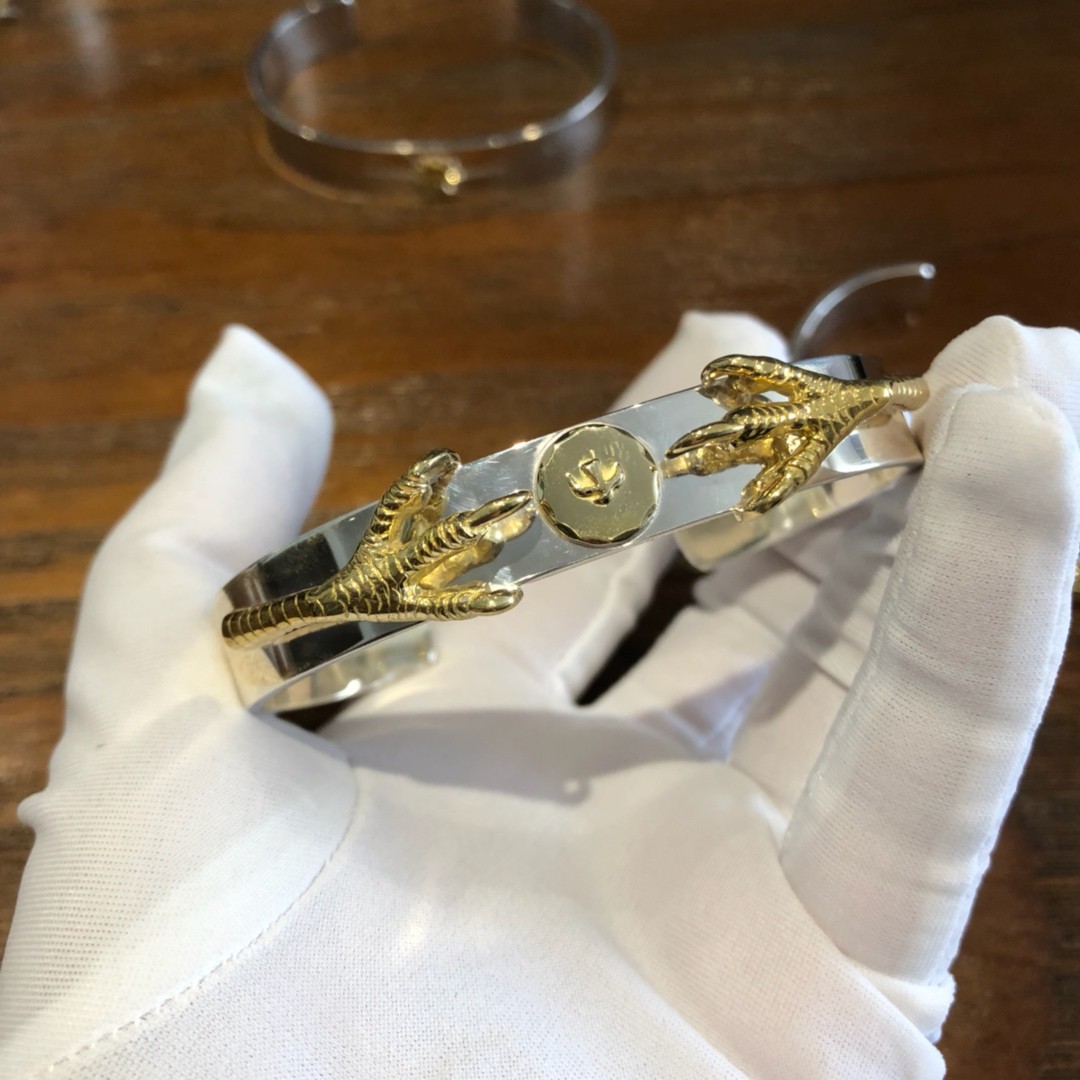 Takahashi Goro's Double Eagle Claw Point Gold Bracelet