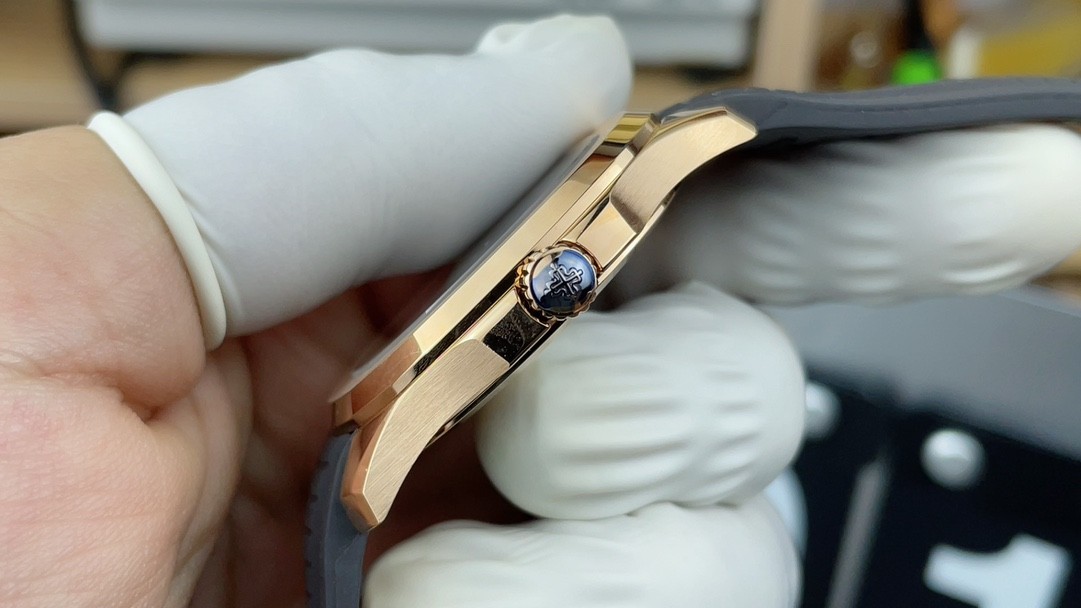 Patek Philippe Aquanaut 5167R-001 watch