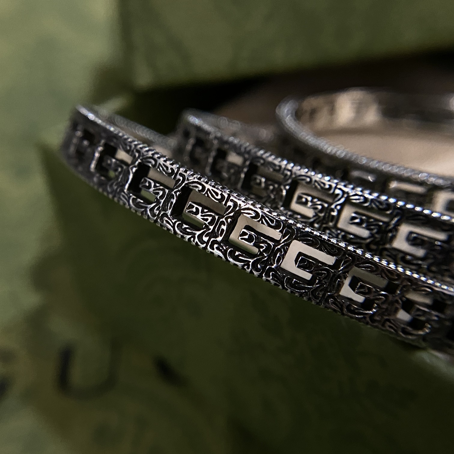 Gucci hollowed-out bracelet