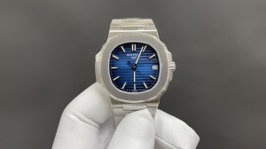 Patek Philippe Nautilus 5711, white case, blue dial, 40mm, movement 9015.