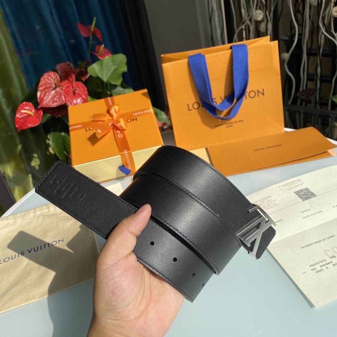 Louis Vuitton men's leather belt