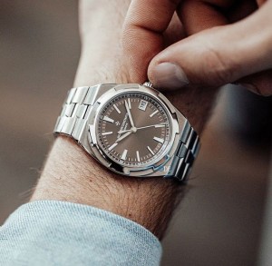 Vacheron Constantin Overseas 2000V/120G-B122 Ultra-thin Series