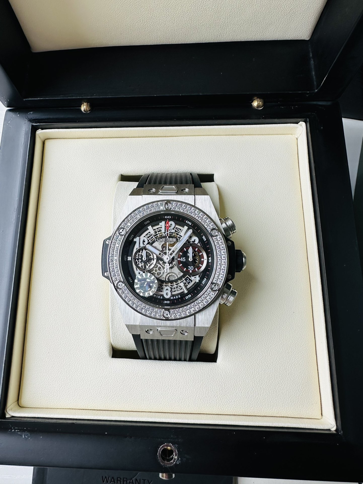 Hublot Big Bang series diamond-encrusted mechanical watch