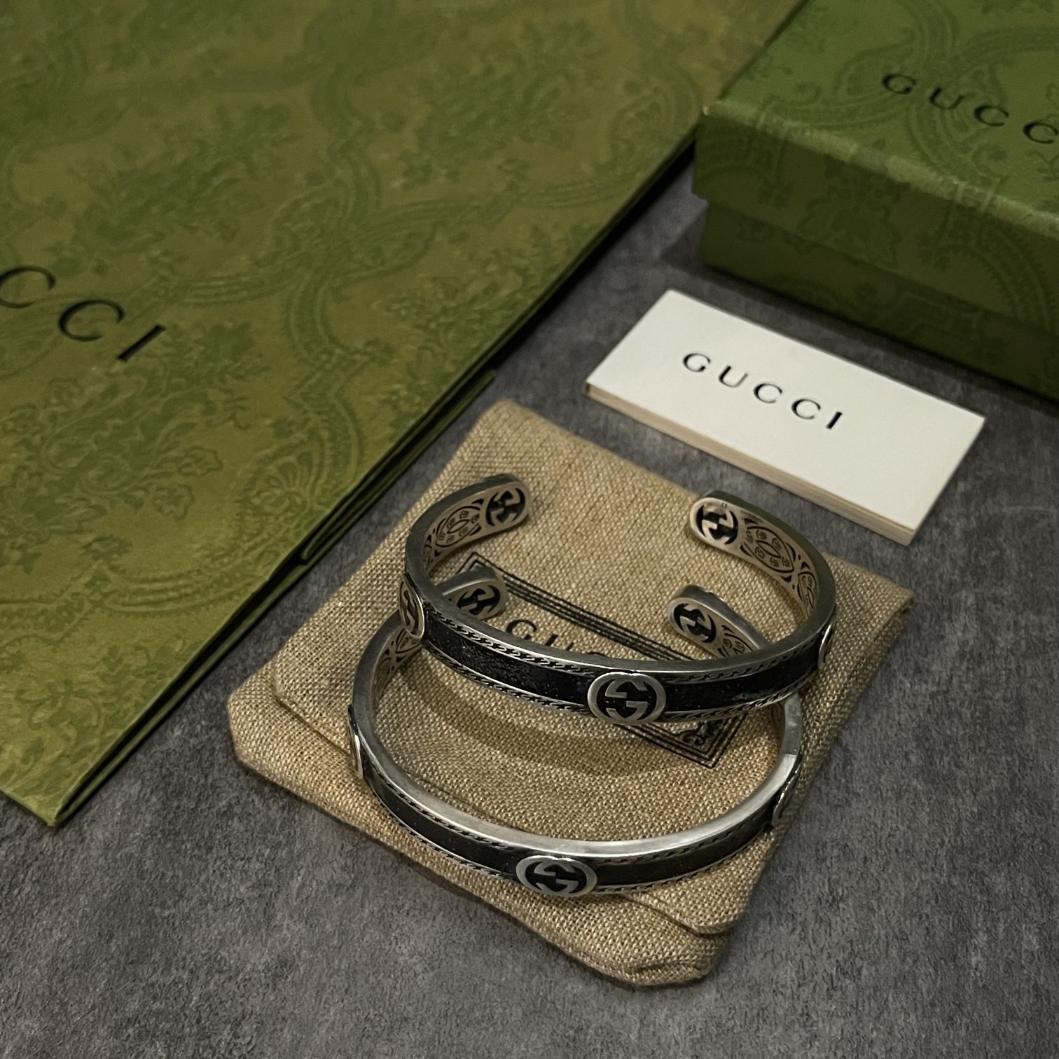 Gucci enamel black bracelet