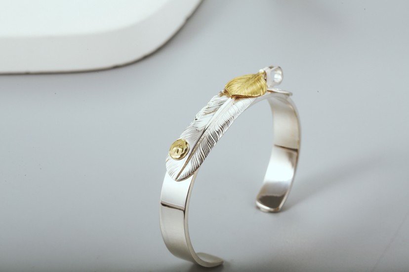 Goro's Takahashi Goro Gold Dotted Eagle Feather Bracelet