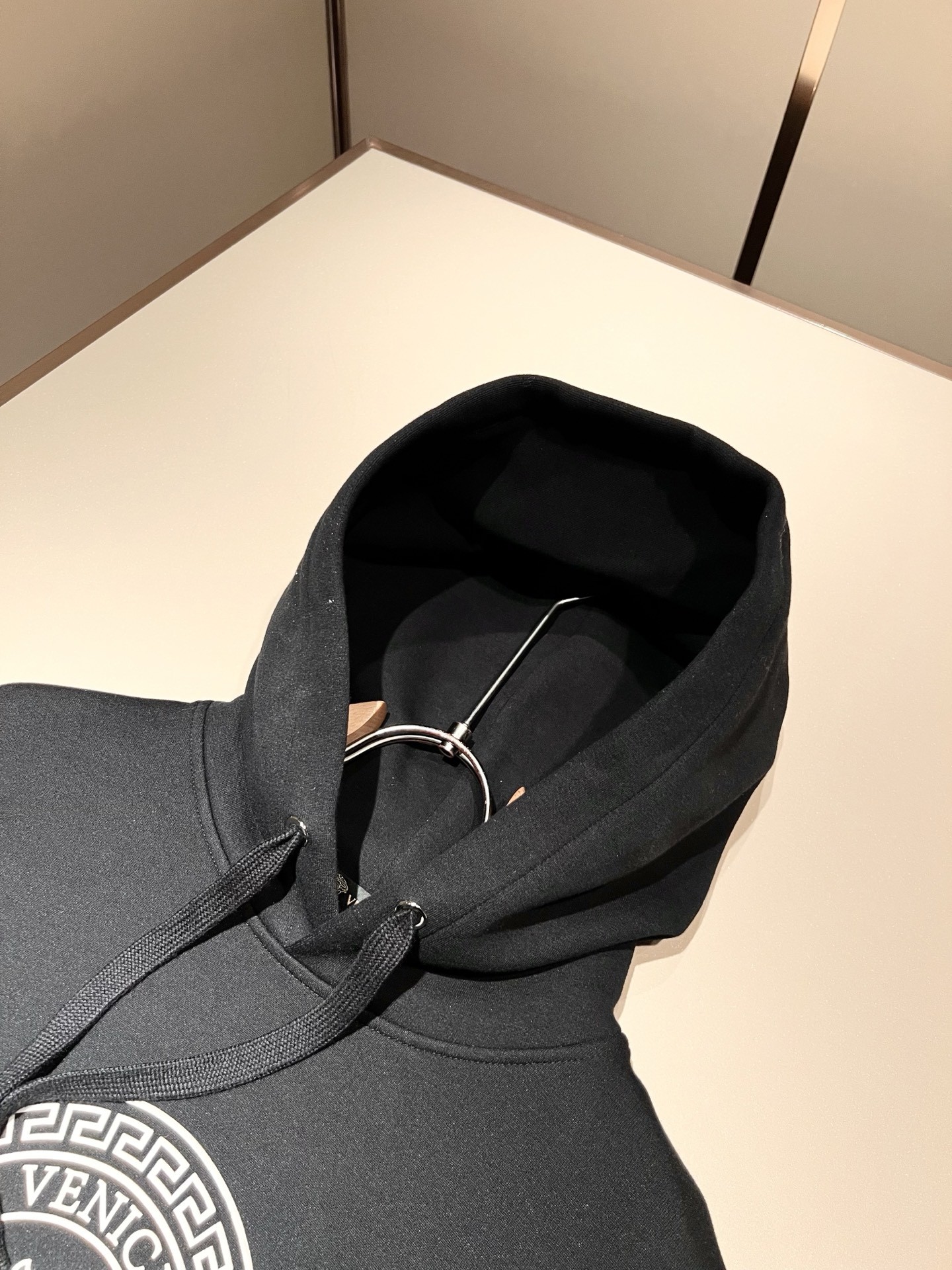 VERS*CE/Fan*Zhe 2025 Autumn/Winter New Arrival Original Long-Sleeved Hooded Sweatshirt