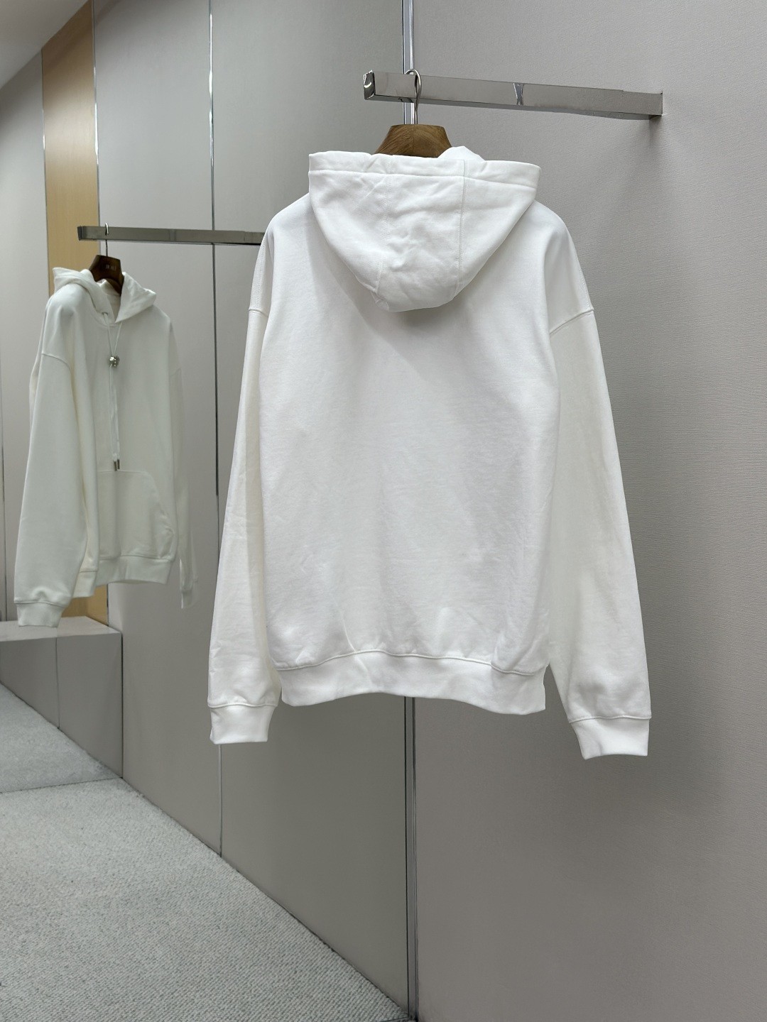 Versace Medusa Head Solid Color Hooded Sweatshirt (White)